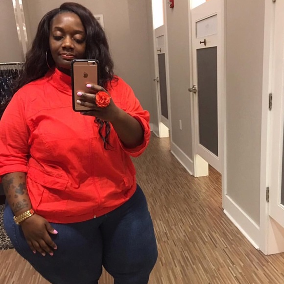 Meet your Posher, Berthenia - Picture 1 of 1